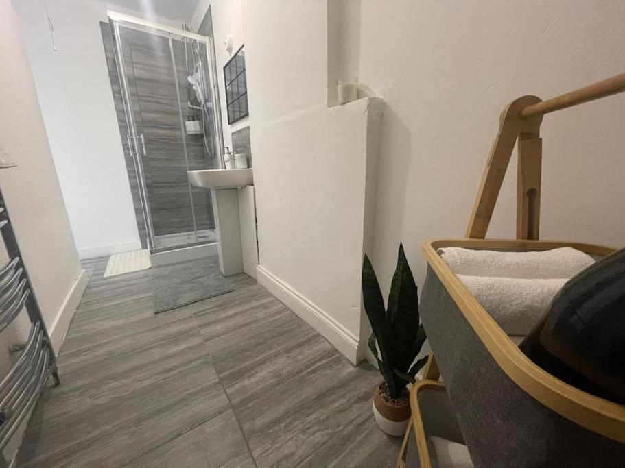 Lovely 2 Bed On Tower Bridge London Eksteriør billede